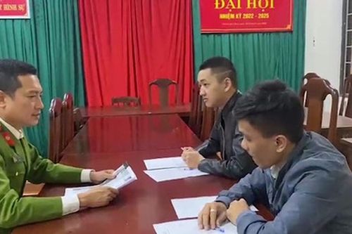 Bắt 2 đối tượng tổ chức cá độ bóng đá tại Huế