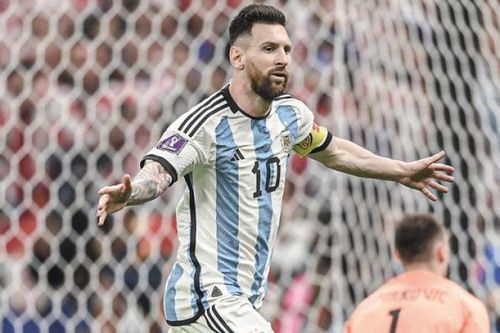 Cùng có 5 bàn thắng, vì sao Messi vượt Mbappe để dẫn đầu danh sách vua phá lưới?