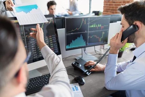 Cú xuống tiền tỉ đô của khối ngoại