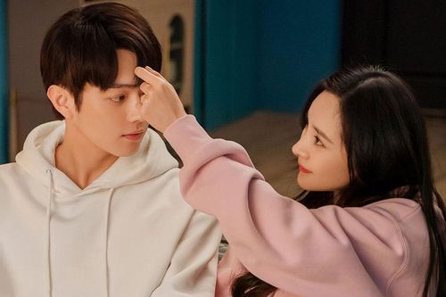 Phim mới gây thất vọng nhưng do đâu Dương Mịch bị mắng 'không trượt phát nào', Hứa Khải lại thoát nạn?