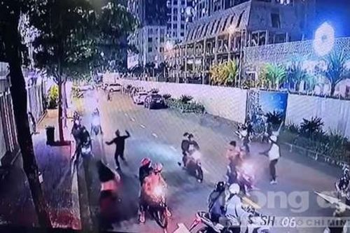 Hai thiếu nữ mâu thuẫn, huy động hàng chục thanh thiếu niên đi 'quyết chiến'