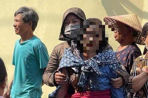 Vụ 3 con gái mang xăng đốt nhà mẹ đẻ do tranh chấp đất đai: Người mẹ đã qua đời