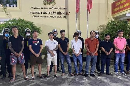 Triệt phá đường dây cá độ trang bị 'hàng nóng'