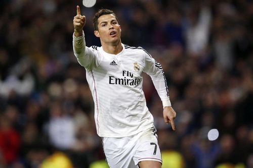 Tin Ronaldo trở lại Real Madrid gây bão mạng xã hội