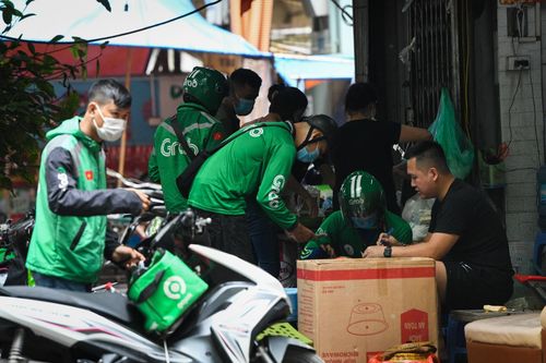 'Miếng bánh' gọi đồ ăn trực tuyến không còn ngọt ngào