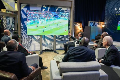 Tổng thống Biden xem World Cup cùng thủ tướng Morocco