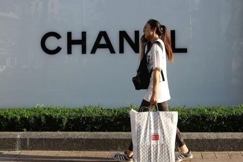 Người Hàn Quốc phải 'cai nghiện' hàng hiệu
