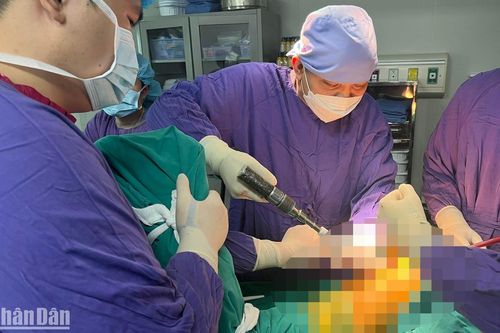 Tìm ra nguyên nhân mới khiến gia tăng người trẻ bị hoại tử chỏm xương đùi