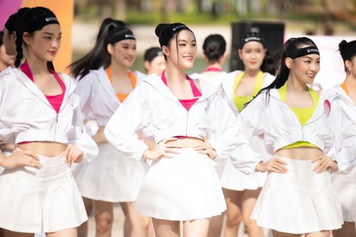 35 thí sinh Hoa hậu Việt Nam khoe dáng quyến rũ thi 'Người đẹp thể thao'