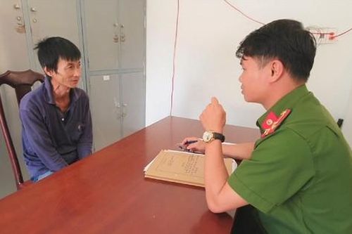 'Ma men' vô cớ cầm dao đâm ba người nguy kịch