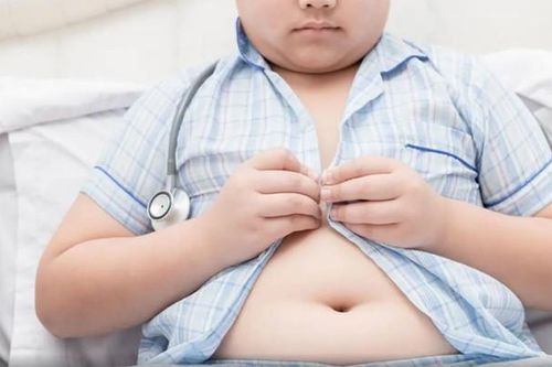 Bé 3 tuổi tăng cân bất thường, nặng 25 kg