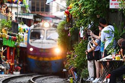Cafe đường tàu đứng đầu danh sách những điểm du lịch 'gây tiếc nuối' của CNN
