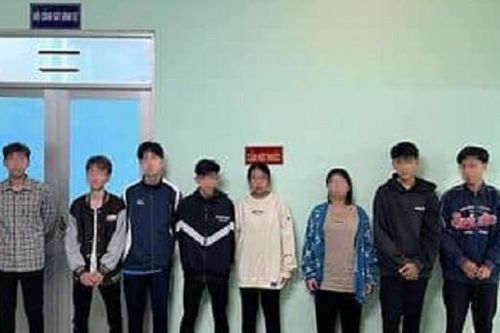 Mang theo hung khí, nhóm thiếu niên ở Bình Dương lao vào đánh nhau