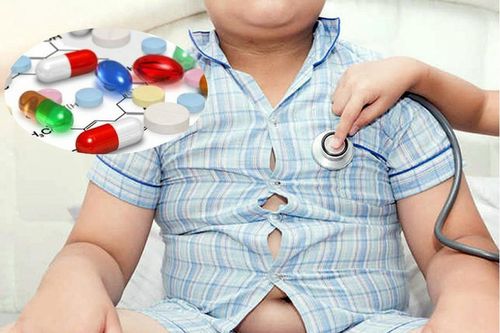 Trẻ 3 tuổi tăng cân đột biến lên 25kg: Bác sĩ chỉ thói quen gây hại của phụ huynh
