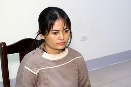Khởi tố 1 phụ nữ tổ chức cho người khác ở lại nước ngoài trái phép