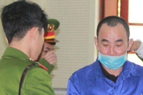 Cậu vác dao chém cháu sau chầu rượu