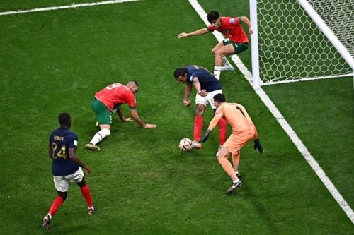 2 ngôi sao tuyển Pháp bị kiểm tra doping sau trận thắng Morocco
