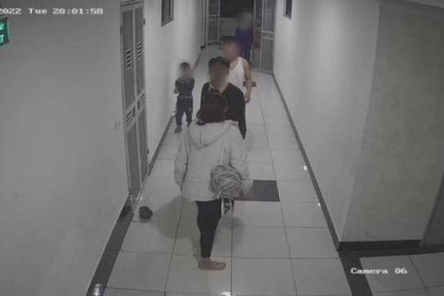 Xác minh thông tin cháu bé 9 tuổi bị đánh ở chung cư Kim Văn - Kim Lũ