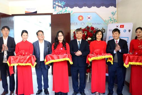 Khai trương 'Không gian giáo dục số Smart Edu Hub'