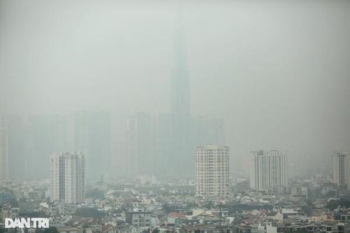 Landmark 81 ẩn mình sau lớp 'sương'