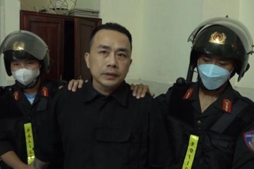 Khởi tố, bắt giam Việt kiều dọa tung ảnh 'nóng' để cưỡng đoạt tiền của người tình