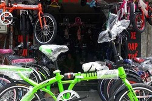Thu giữ lô xe đạp, xe đẩy trẻ em nhập 'chui'