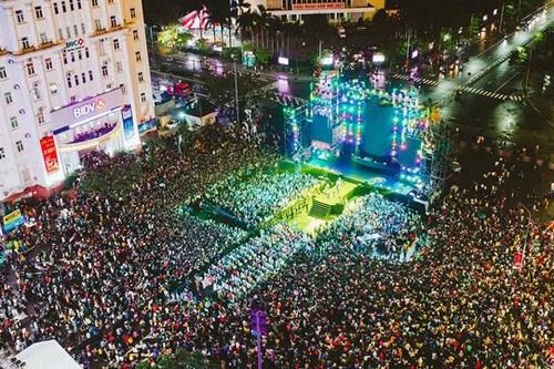 Huế: Bắn pháo hoa tại chương trình Countdown - Chào năm mới 2023