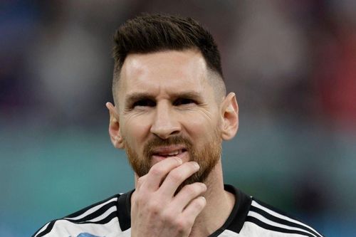 Cựu sao Argentina: Messi cùng lắm chỉ sánh ngang Maradona