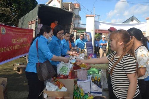 Công đoàn thủ đô hỗ trợ người lao động khó khăn, thiếu việc làm