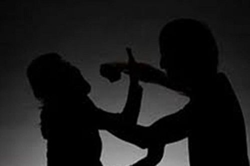 Hải Dương: Phát hiện thi thể người đàn ông có nhiều nhát đâm ngay tại sân nhà