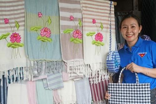 Bên trong làng nghề dệt khăn rằn trăm tuổi ở xứ cù lao