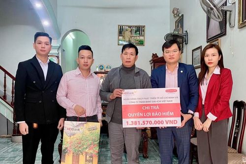 HD Bank chi trả gần 1,4 tỷ đồng quyền lợi bảo hiểm cho khách hàng tại Nghệ An