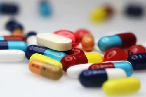 Anh thừa nhận thiếu hụt nghiêm trọng thuốc kháng sinh cho trẻ em