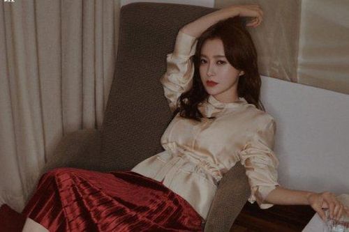 Rộ tin mỹ nhân 'Diên Hi công lược' hẹn hò đàn em kém 10 tuổi