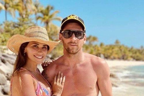 Người vợ xinh đẹp và tào khang đứng sau thành công của 'gã lùn sân cỏ' Messi