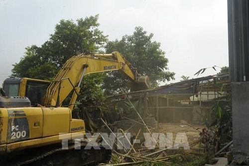 Hà Nội cưỡng chế giải tỏa mặt bằng nhiều hộ dân tại phường Long Biên