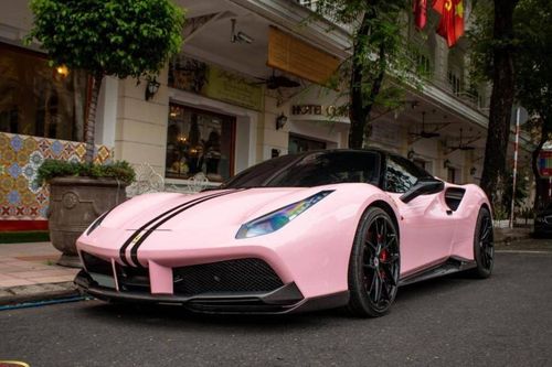Cận cảnh siêu xe Ferrari 488 GTB hiếm gặp tại Việt Nam