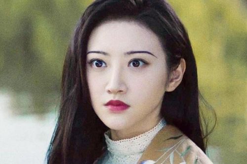 Cảnh Điềm công khai có con sau nhiều năm tham gia Cbiz, bé gái được khen xinh đẹp y hệt mẹ?