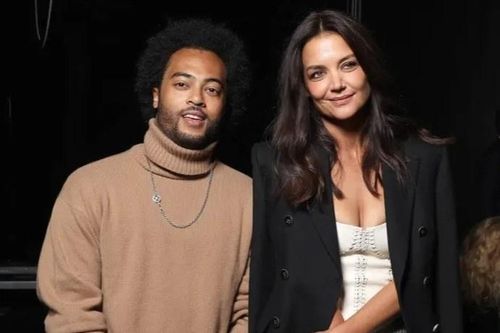 Katie Holmes chia tay bạn trai kém 11 tuổi