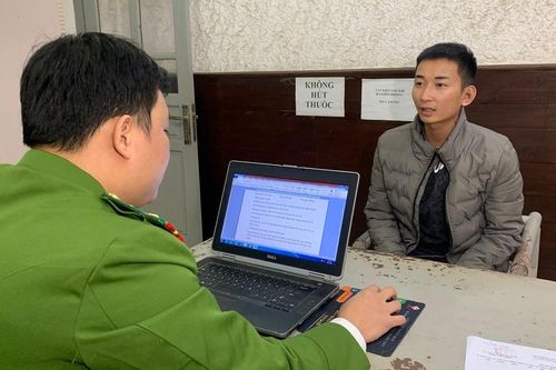 Mua tài khoản ngân hàng của học sinh rồi bán cho tội phạm ở Campuchia
