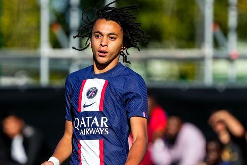 Em trai 15 tuổi của Mbappe ra mắt đội một PSG