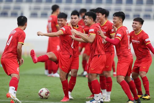 Tuyển Việt Nam nguy cơ mất hai ngôi sao ở trận mở màn AFF Cup