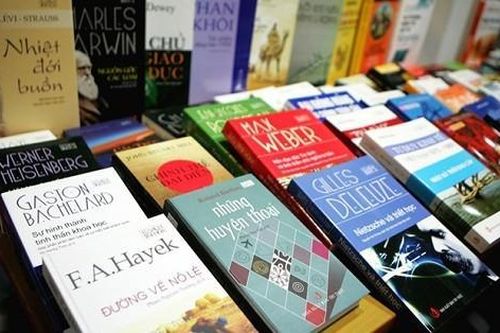 Văn Việt và nỗi khát ra biển lớn