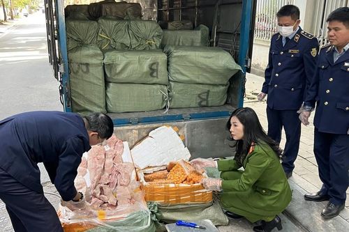 Phát hiện hơn 10 tấn tràng trứng non, nầm lợn, ức vịt... không rõ nguồn gốc