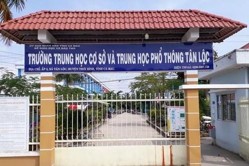 Một trường học ở Cà Mau trả lại hơn 100 triệu đồng 'quỹ khen thưởng' thu không đúng quy định