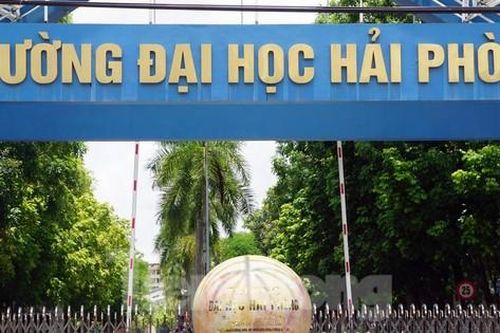 Bị yêu cầu rời khỏi ký túc ngày giá rét, sinh viên Đại học Hải Phòng 'khóc thét'