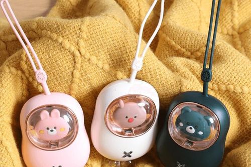 Thời tiết lạnh giá, máy sưởi mini cầm tay trên chợ online hút khách