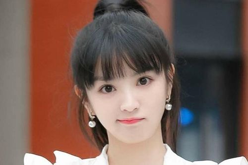 'Tiểu Triệu Lộ Tư' bị tố chảnh chọe, làm việc thiếu chuyên nghiệp dù chưa nổi tiếng