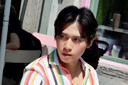 Jason.T công khai bạn gái Tây cực xinh trước giáng sinh