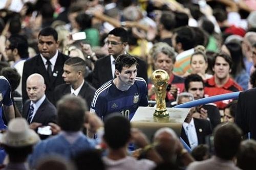 Messi trước ngưỡng cửa thiên đường